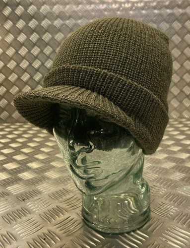 Black olive peak - black,