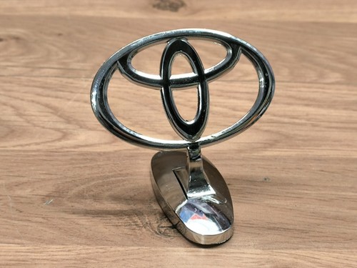 Toyota bonnet badge land - toyota,