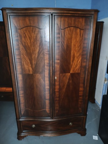 Traditional flame mahogany - flame,