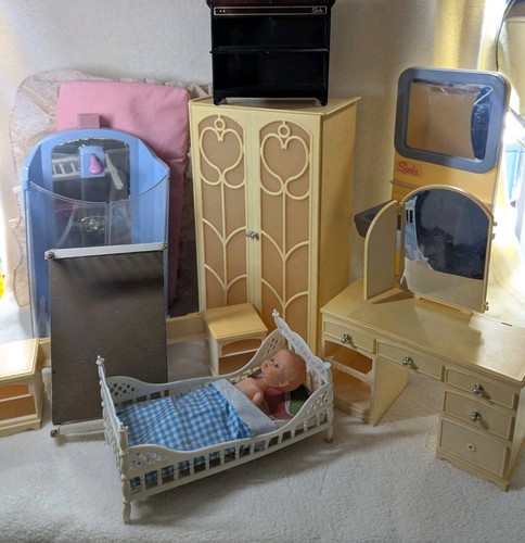 Vintage sindy doll house - vintage,