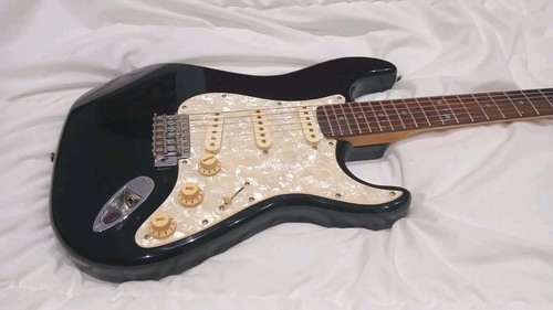 Vintage fernandes strat - fernandes,
