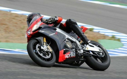 Aprilia rsv4 factory - rsv4,