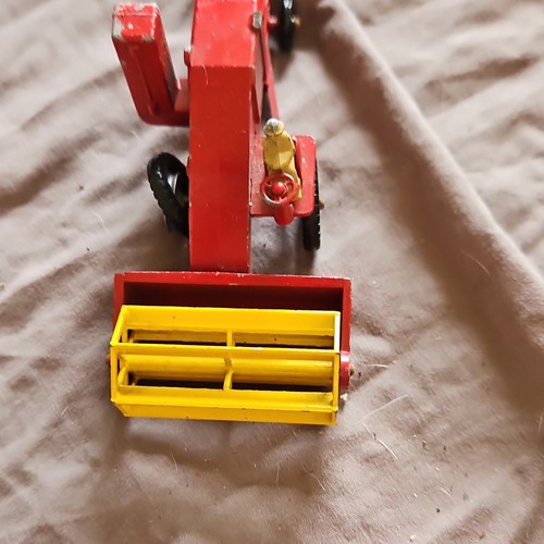 Britains massey ferguson - massey,