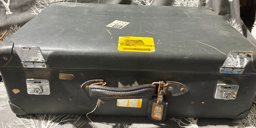 Vintage globe trotter dark - vintage, globe-trotter