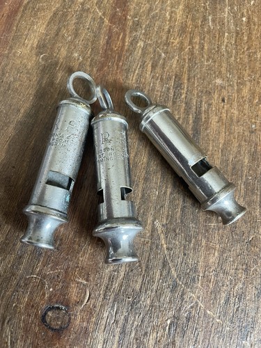 Vintage whistles 2x ww2 - 3x, whistles….2x