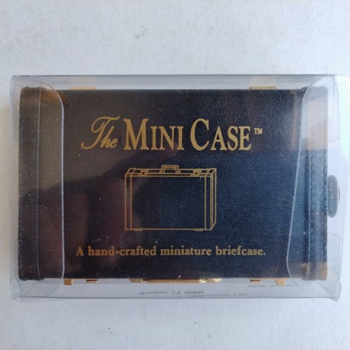 The mini case handcrafted - the,
