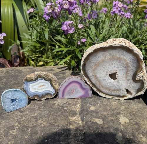 Various agate geodes blue - various,