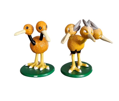 Vintage pokemon battle - battle, figures