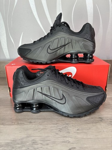 Nike shox size 5 triple - nike, r4