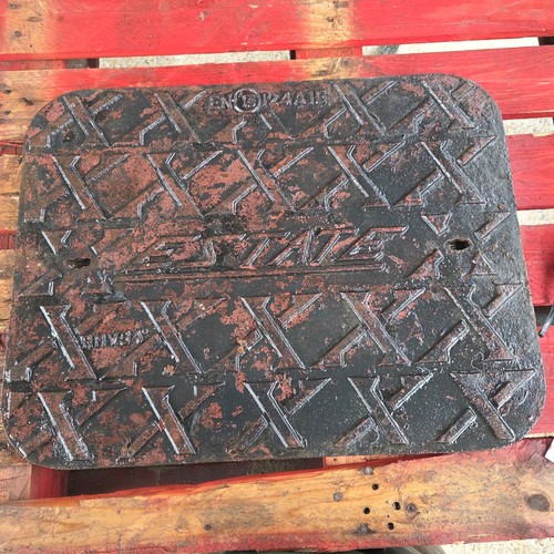 Cast iron manhole cover 645mm - cast,