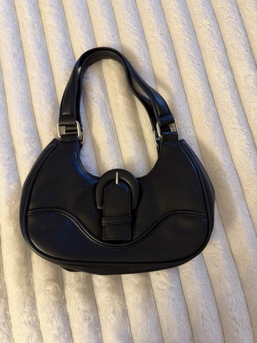 Black buckle shoulder bag - black,