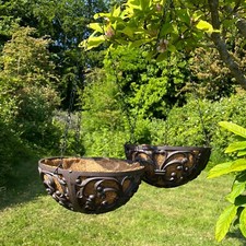 Set of 2 Garden Cast Iron Metal Hanging Basket Planters (25.5cm) with Coco Liner