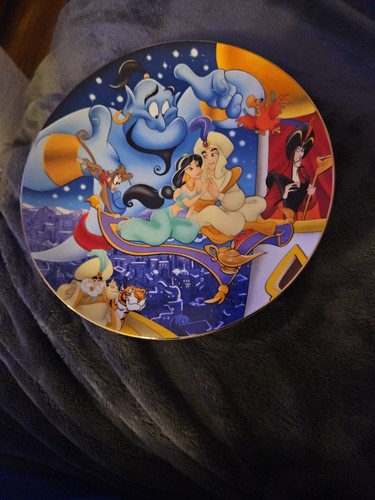 Aladdin disney collectable - aladdin,
