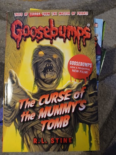 Stine goosebumps book - r.l.,