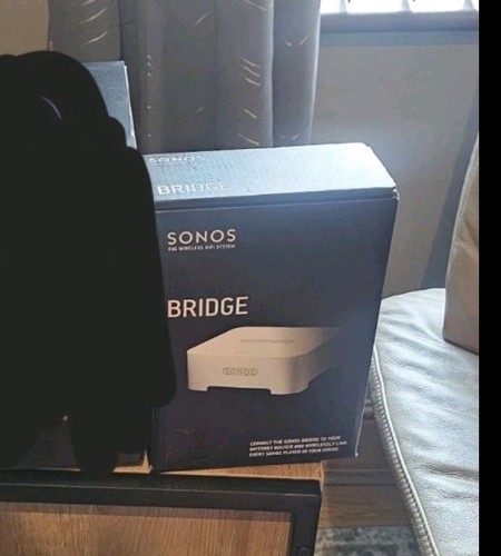 White sonos bridge - -,