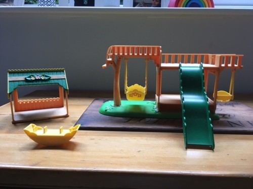 Sylvanian families playground - families,