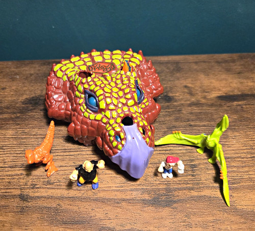 Mighty max blows dino lab - max,