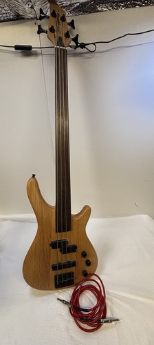 Stagg bc300fl - stagg, fretless