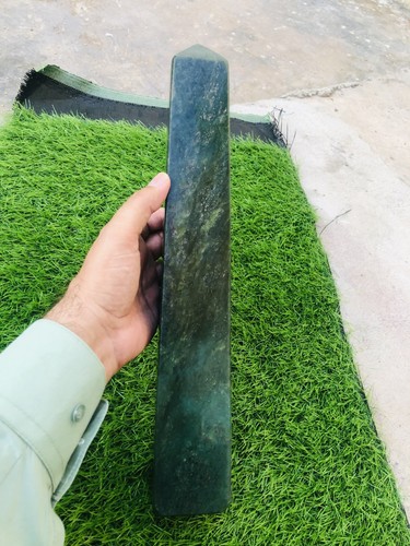 Large 3128g natural nephrite - large,