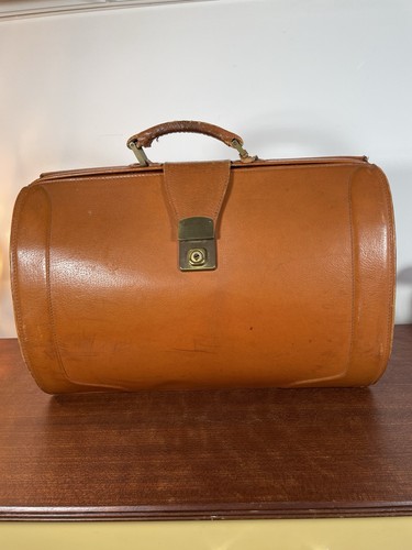 Vintage tan leather barrel - leather,
