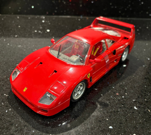 Bburago ferrari f40 1987 - 1:18,