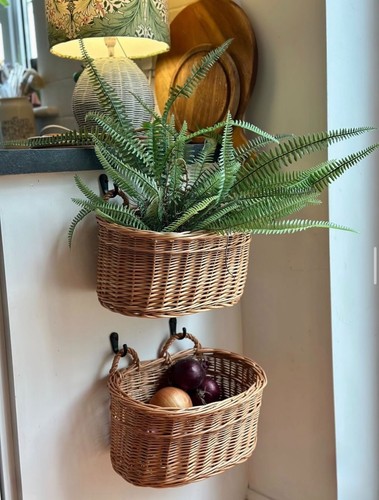 Natural hanging wicker wall - natural,