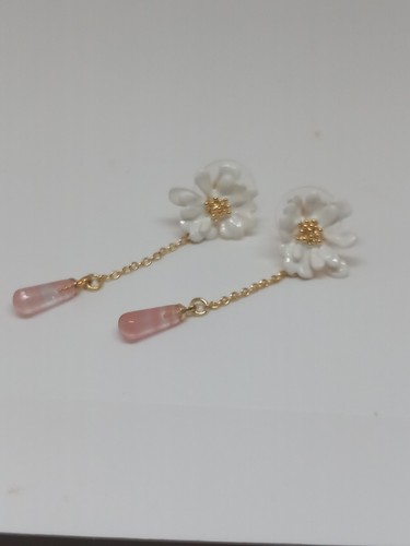 Les nereides white flower drop - les,