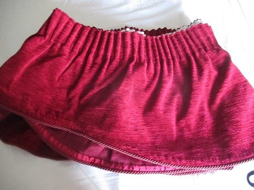 Dark red curtain - dark,