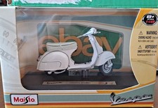 Maisto Vespa scooter model