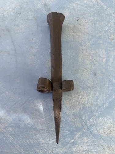 Vintage blacksmiths anvil - blacksmiths,