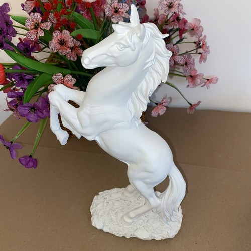 Resin rearing white - resin,