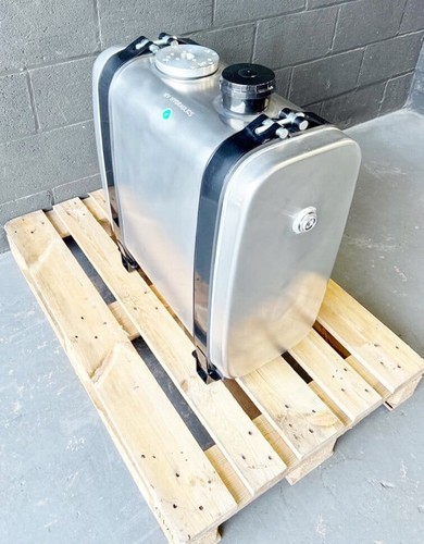 Hydraulic oil tank rear cabin - tank,