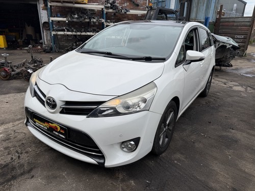 Toyota avensis verso mk2 2014 - avensis,