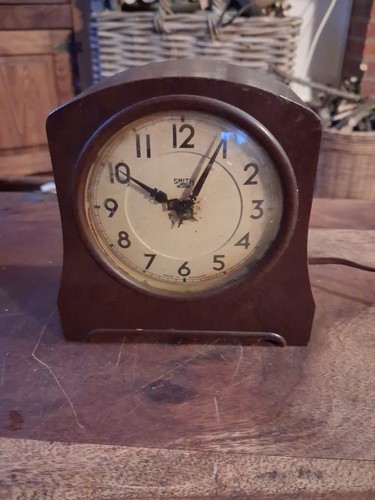 Smiths mantle clock art deco - art,