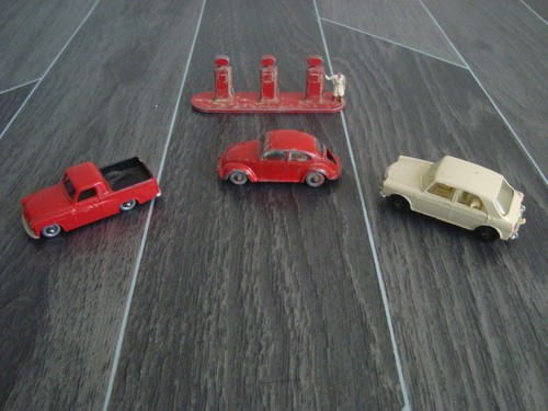 Matchbox esso petrol pumps - matchbox,