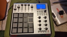 Akai MPD24 USB / Midi Pad Control Unit