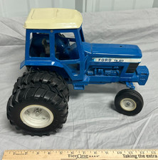 FORD TW-20 Tractor Rear Duals