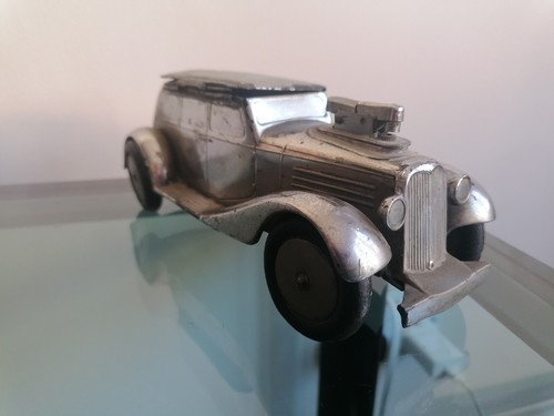 Art deco car - deco, cigarette