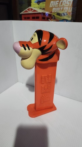 Giant pez candy dispenser - 11",
