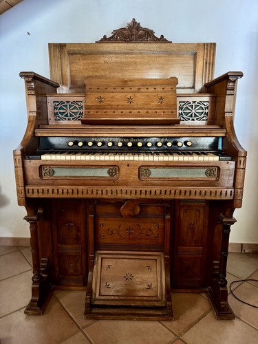 Victoria pump organ - victoria,