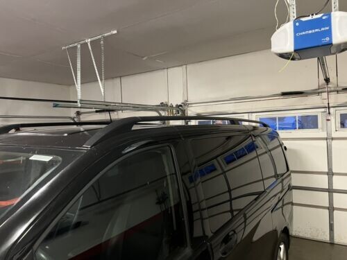 Black roof racks - black, side