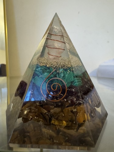 Orgonite crystal pyramid - pyramid, |