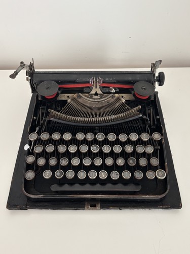 Vintage erika black - black, typewriter