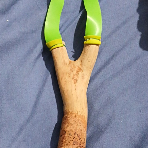 Wooden frame slingshot - wooden, y-frame