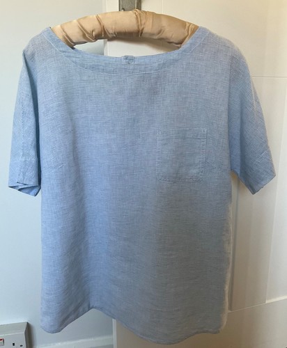 Pale blue fine stripe - pale,