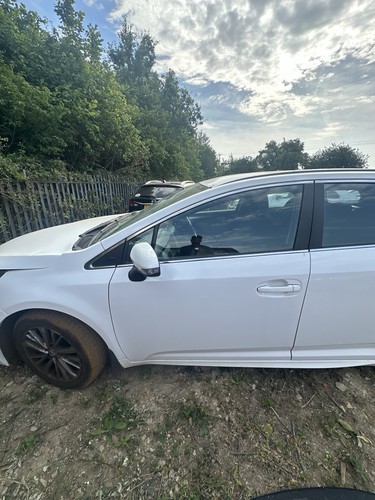 Toyota avensis passenger side - avensis,