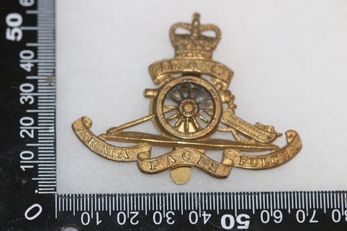 British army metal cap badge - british,