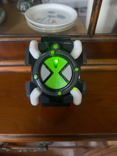 Ben omnitrix watch bandai - 10,