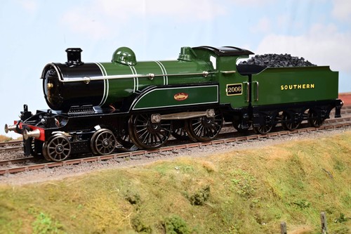 Ace trains course - trains, scale