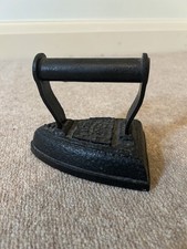 ANTIQUE CAST IRON FLAT PRESS VICTORIAN HEAVY METAL LAUNDRY TOOL